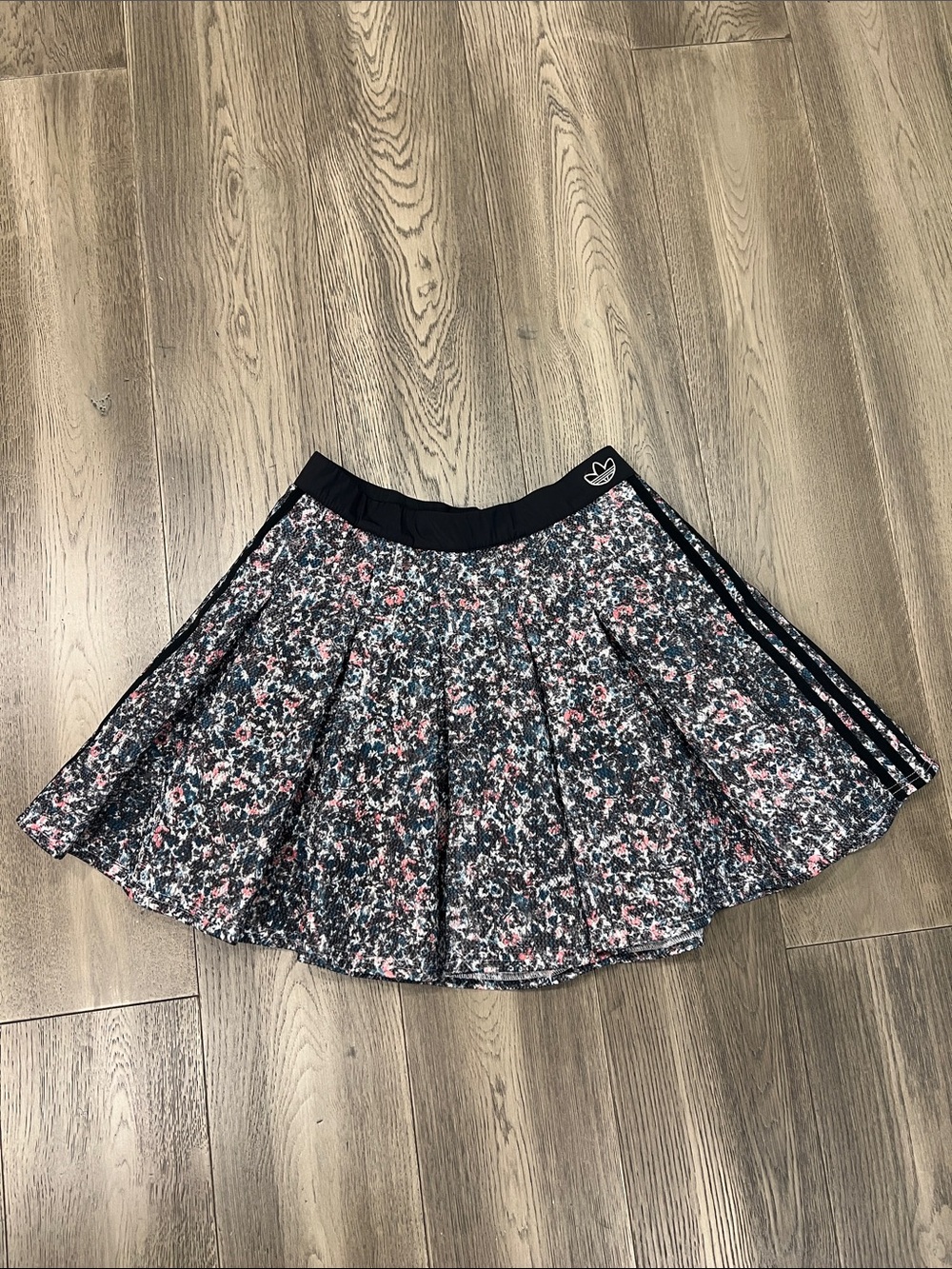 Beautiful adidas Floral Circle Skater Skirt in Black with Pink Accents